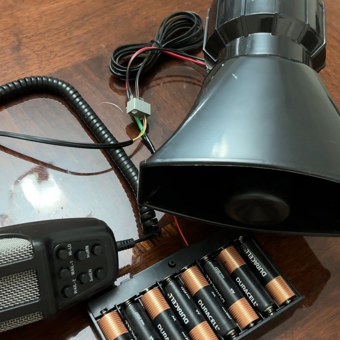 V2 Battery Powered Police Horn